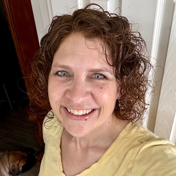 Meet your Posher, Cindy - Picture 1 of 1